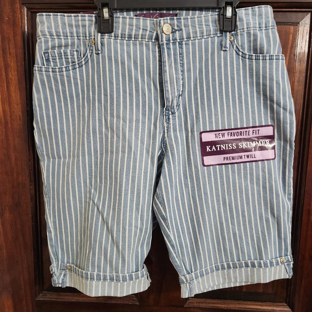 Gloria Vanderbilt short Katniss Skimmer